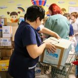 Игрушки, наборы для творчества, книги: «Единая Россия» передала подарки маленьким пациентам больниц по всей стране