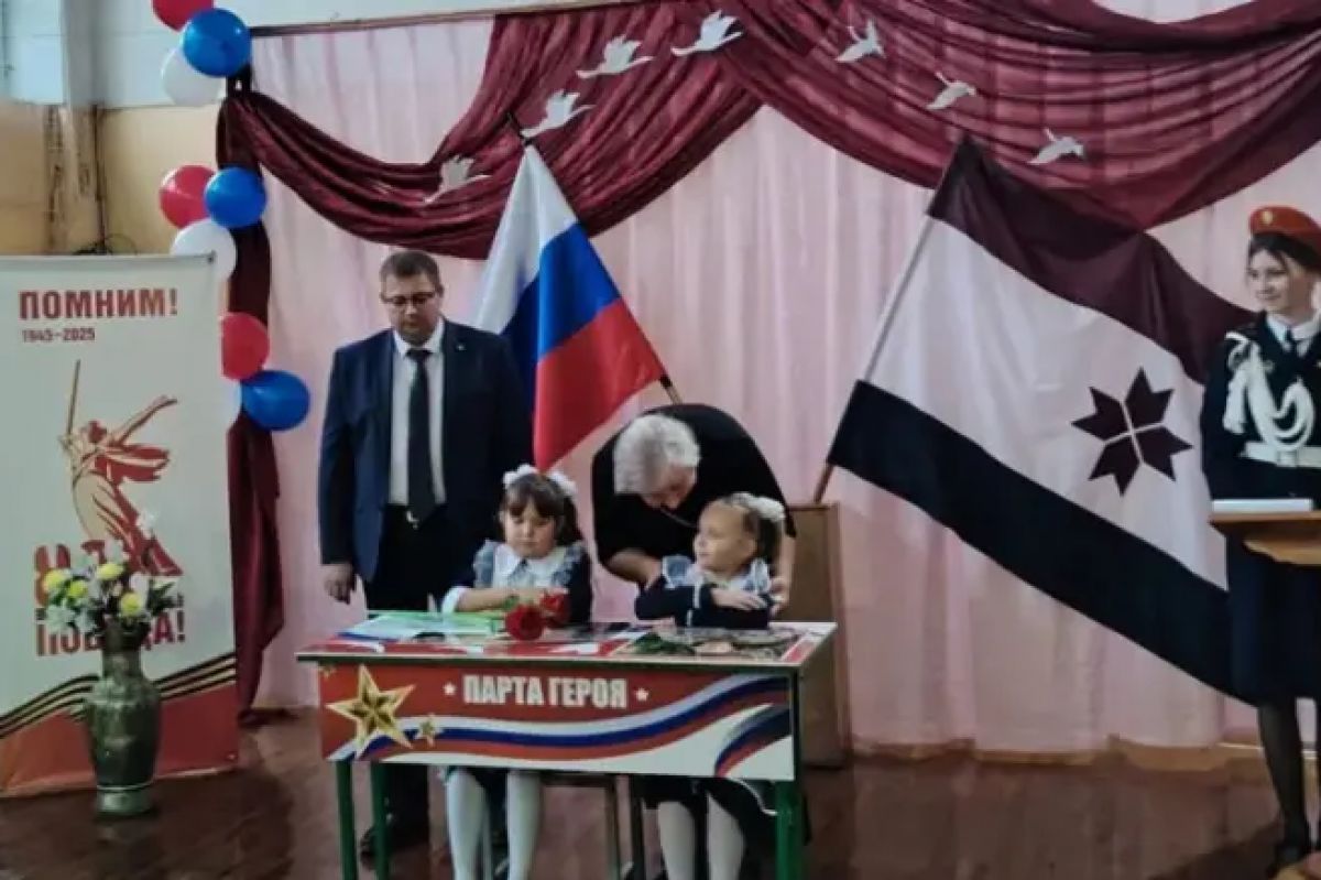 В селе Атяшево открыли Парту Героя в честь выпускника местной школы