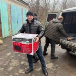 Маскировочные сети, тёплая одежда, медикаменты: «Единая Россия» передала новые партии помощи бойцам СВО