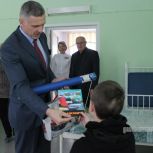 «Коробку храбрости» вручили маленьким пациентам уваровской больницы