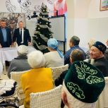 В Татарстане активисты «Единой России» и МГЕР навестили людей с ОВЗ