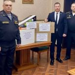 «Единая Россия» в предновогодние дни организовала поставки гумпомощи и техники участникам СВО