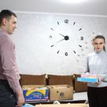 Единороссы передали «коробки храбрости» еще в несколько учреждений Луганска
