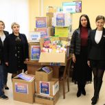 Сторонники и депутаты «Единой России» в Крыму передали «Коробки храбрости» в Республиканскую детскую клиническую больницу