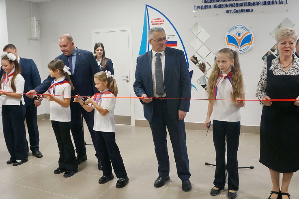 Обновлённая школа открылась в приморской Славянке по народной программе «Единой России»