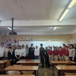 В Сасове Рязанской области «Единая Россия» установила Парту Героя в честь бойца СВО