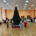 В преддверии Нового года в Ленинском районе устроили праздник для детей участников СВО и многодетных семей