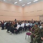 Саратовские школьники встретились с героями