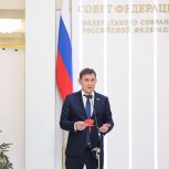 Сенатор РФ Владимир Нетёсов принял участие в благотворительной акции «Елка желаний»
