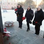 Партийцы Нижнего Тагила отдали дань памяти Героям Отечества