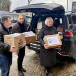 Представители партийного проекта «Предпринимательство» привезли в военный госпиталь рождественские подарки