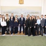 Экскурсия в законотворчество: богородские школьники посетили региональный парламент