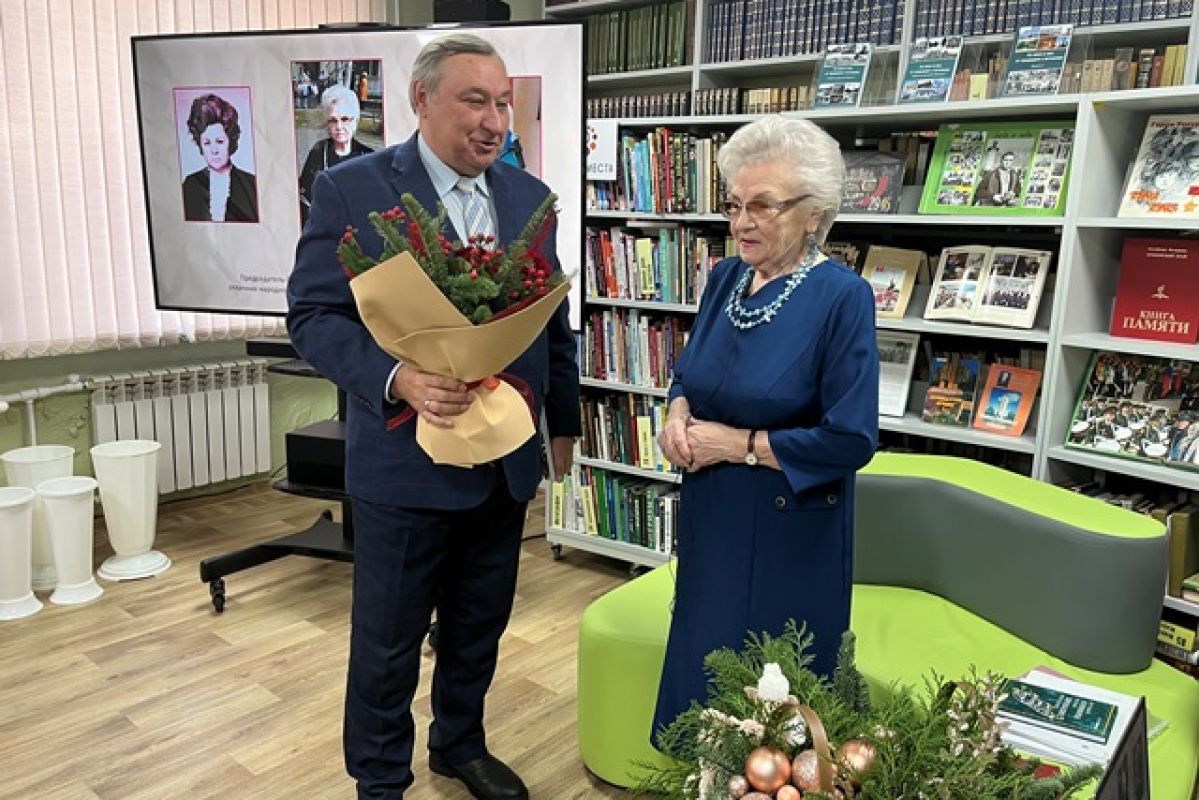 Книгу-исследование об истории и трудовом подвиге Уссурийска представили горожанам