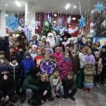 Партия «Единая Россия» организовала предновогодний праздник для детей участников СВО, проходящих службу в Ботлихском и в Буйнакском военных гарнизонах Дагестана