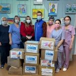Сторонники «Единой России» передали «Коробки храбрости» Краевую клиническую инфекционную больницу в Чите