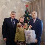В Заинске поздравили ветеранов Великой Отечественной войны с наступающим Новым годом