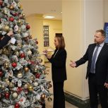 Депутаты губернской думы исполнят желания детей из города Снежное