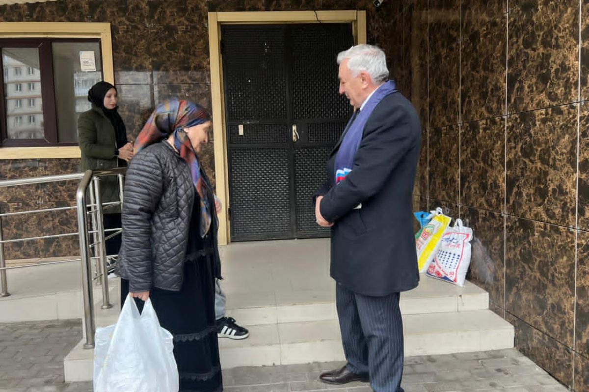 Актив партии «Единая Россия» в г. Назрань поздравил мать погибшего участника СВО с Днем матери