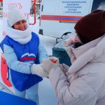 В морозный день сыктывкарцев обогрели чаем
