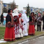 В Шиловском районе стартовали новогодние праздники: слет Дедов Морозов и Снегурочек