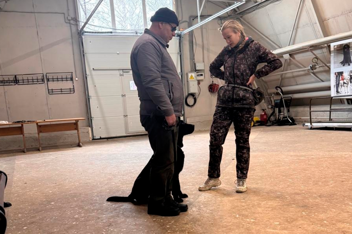 Благодаря партийцам, в Железногорске появилась собака-поводырь