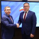 Владимир Якушев и губернатор Кузбасса Илья Середюк обсудили подготовку «Единой России» в регионе к выборам-2026