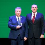 Борис Хохряков отмечен знаком «Заслуженный труженик Югры»