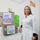 Коробка, которая лечит страх: «Единая Россия» передала подарки для маленьких пациентов Гурьевской ЦРБ