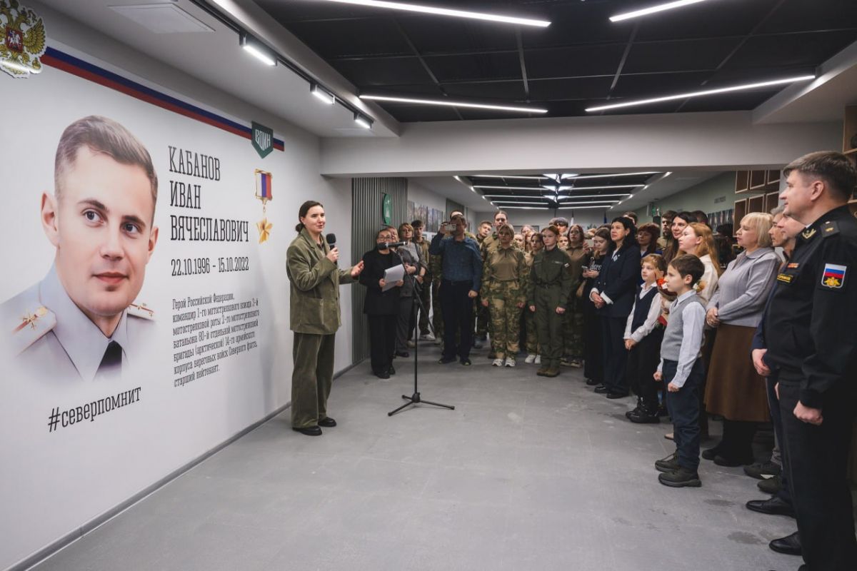 В Мурманской области при поддержке ЕР прошли патриотические акции «Лица Героев» и «Парта Героя»