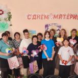 «Единая Россия» в Ростовской области организовала праздничные акции ко Дню матери