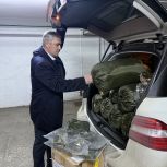 Активисты и сторонники «Единой России» в канун Нового года передали фронтовикам тёплые вещи