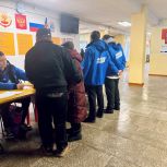 Активисты «Единой России» и «Молодой Гвардии» оказывают помощь пострадавшим от атаки БПЛА в Чебоксарах