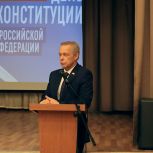 В День Конституции депутат Андрей Александров встретился со школьниками Чебоксар