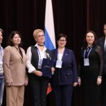В Саратовской областной Думе поощрили значительный вклад волонтёров Кировского местного отделения «Единой России»