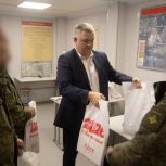 Депутаты «Единой России» передали подарки детям воронежских военных