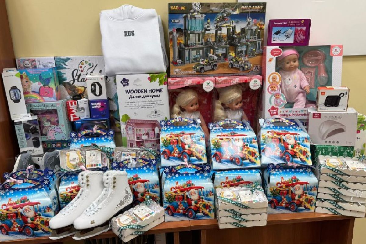 Члены общественного совета партпроекта Единой России «Предпринимательство»  передали подарки детям