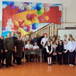 «Единая Россия» установила в Красноярском крае две Парты Героя в честь бойцов СВО