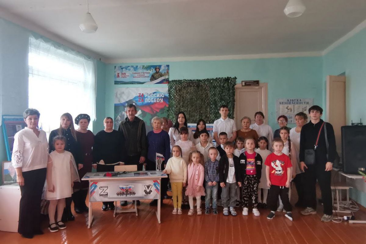 В школе села Большая Сакма Краснопартизанского района открыли «Парту Героя»