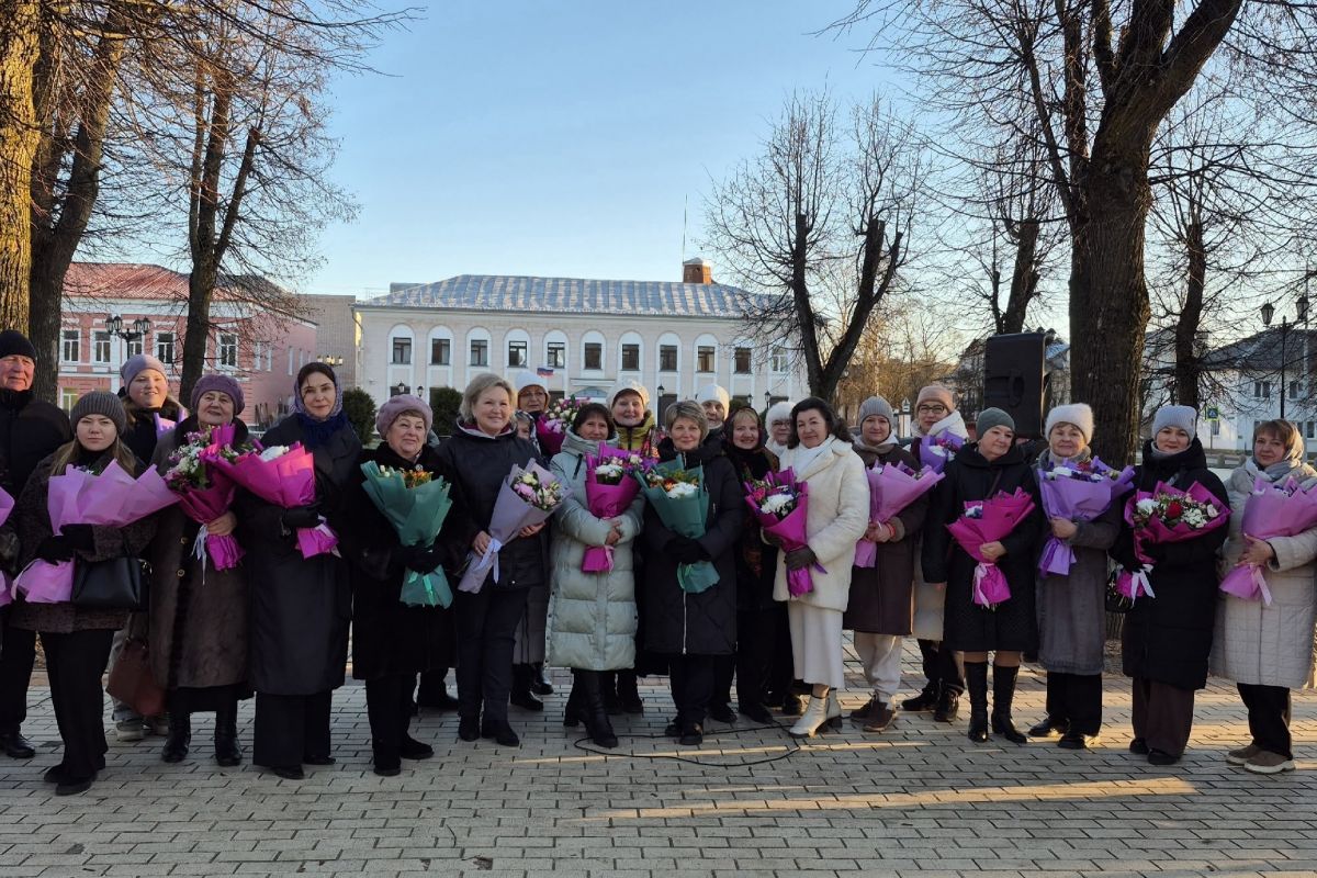 Фотовыставка "Имя твоё — Новгородка" открылась и в Старой Руссе