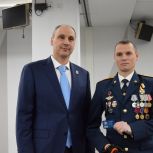 Денис Паслер вручил партбилеты новым партийцам