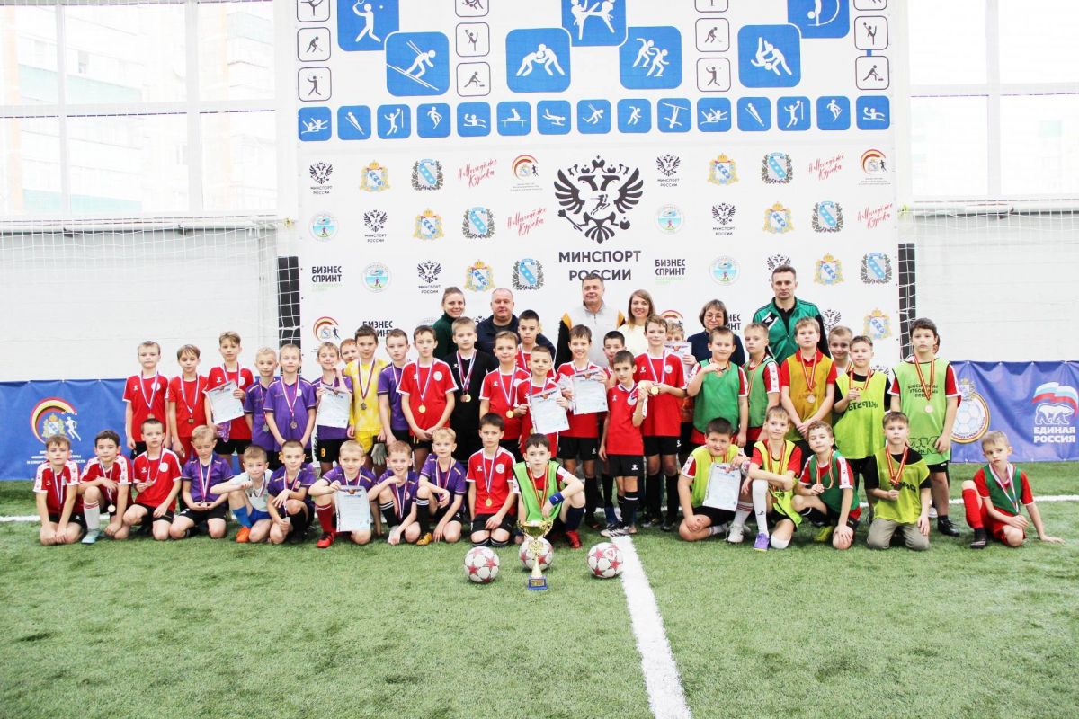 Единороссы организовали спортивный турнир, приуроченный ко Всемирному Дню футбола