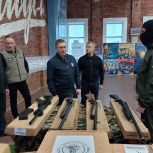 «Единая Россия» и фонд «Ветераны специальной военной и контртеррористических операций» передали оружие бойцам СВО