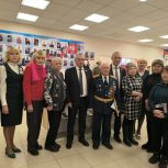 В День Героев России единороссы приняли участие в открытии парты героя и стены памяти в школе Баляги