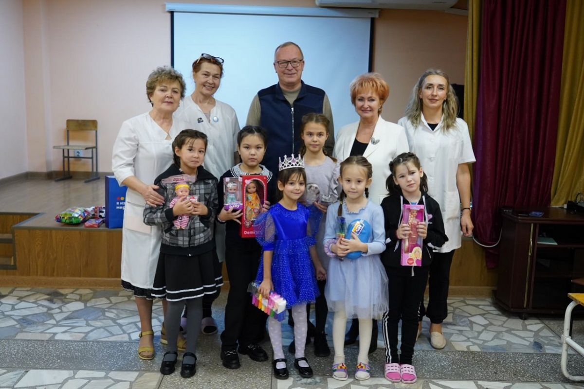 Маленькие пациенты краевого противотуберкулезного диспансера получили подарки из «Коробки храбрости»