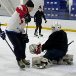 В Пензе при поддержке «Единой России» стартовала серия турниров по хоккею с мячом