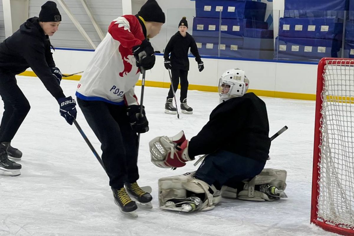 В Пензе при поддержке «Единой России» стартовала серия турниров по хоккею с мячом