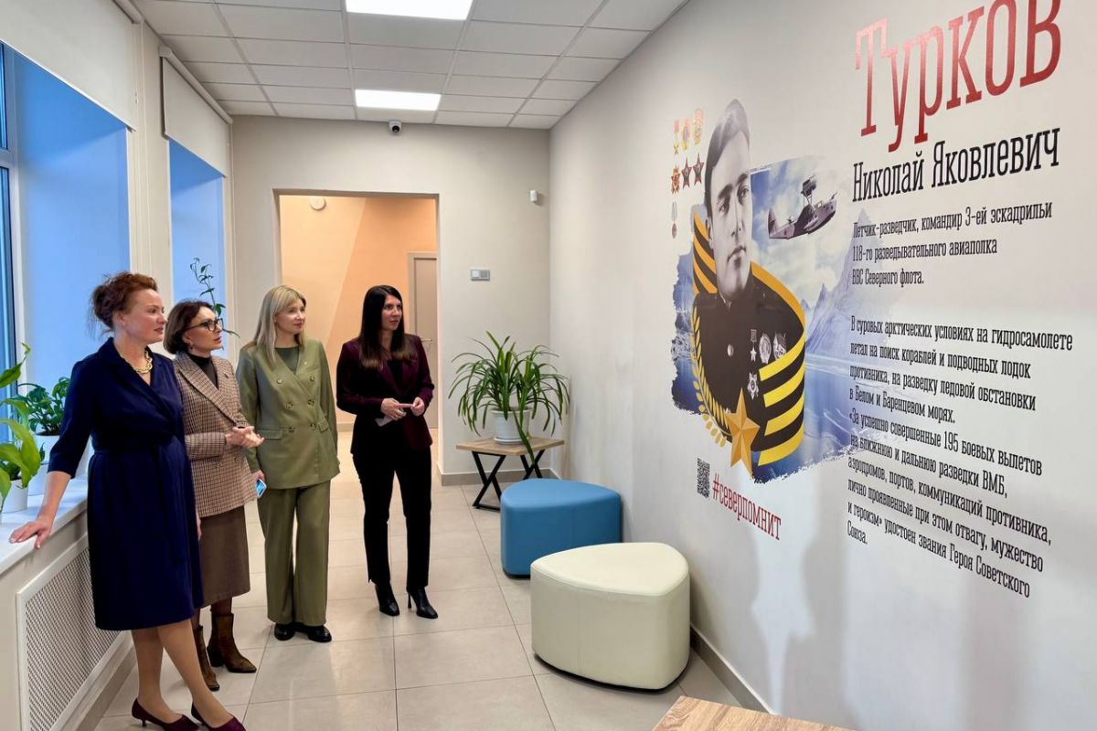 Татьяна Кусайко посетила обновленные школы в Мурманске и Видяево