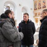 Единороссы ознакомились с ходом реставрации Троицкой церкви