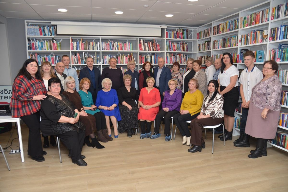 В  селе Холмогорском открылась модернизированная библиотека