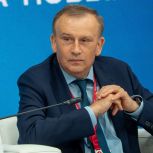 Александр Дрозденко поздравил жителей Ленобласти с Днем Конституции РФ